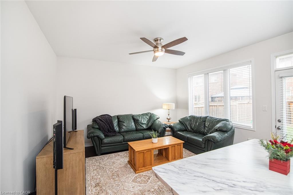 529 Bartleman Terrace, Milton, ON - Indoor Photo Showing Living Room