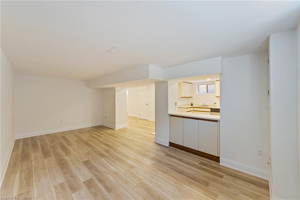 131 Sanatorium Road, Hamilton, ON - Indoor Photo Showing Kitchen