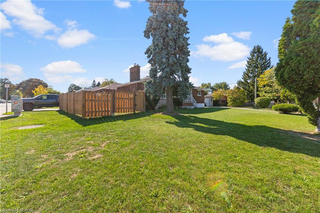 131 Sanatorium Road, Hamilton, ON - Outdoor With Backyard