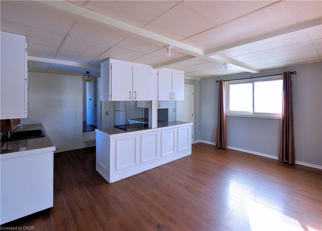 1448 Upper Ottawa Street, Hamilton, ON - Indoor Photo Showing Other Room