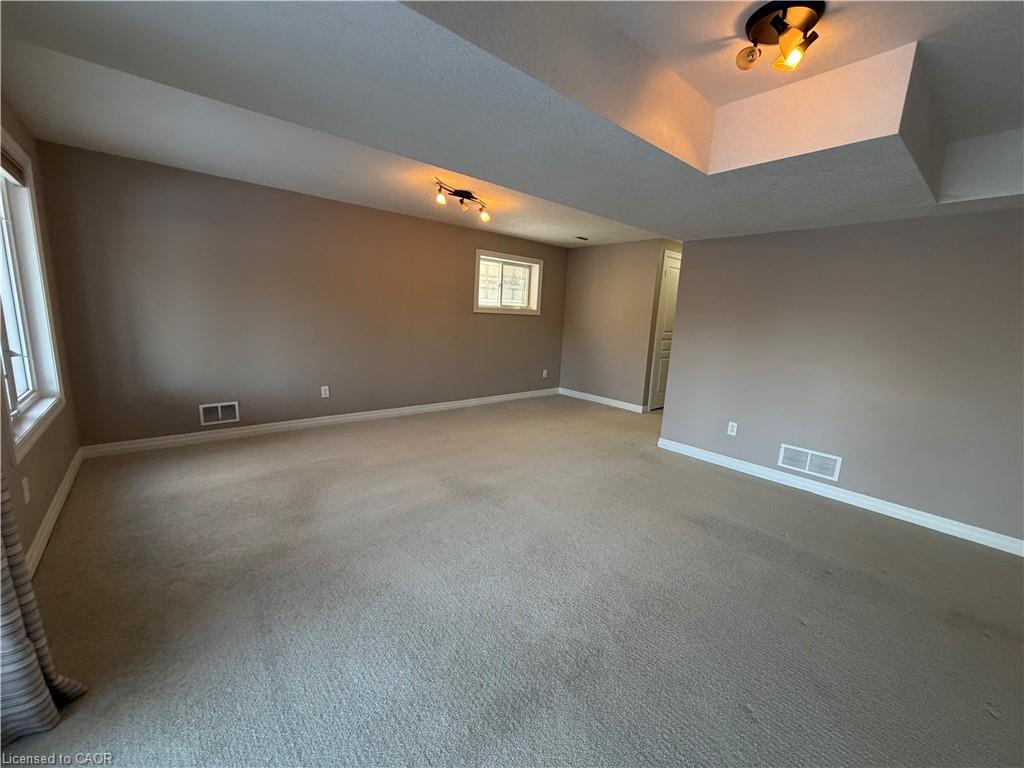 55-105 Pinnacle Drive, Kitchener, ON - Indoor Photo Showing Other Room