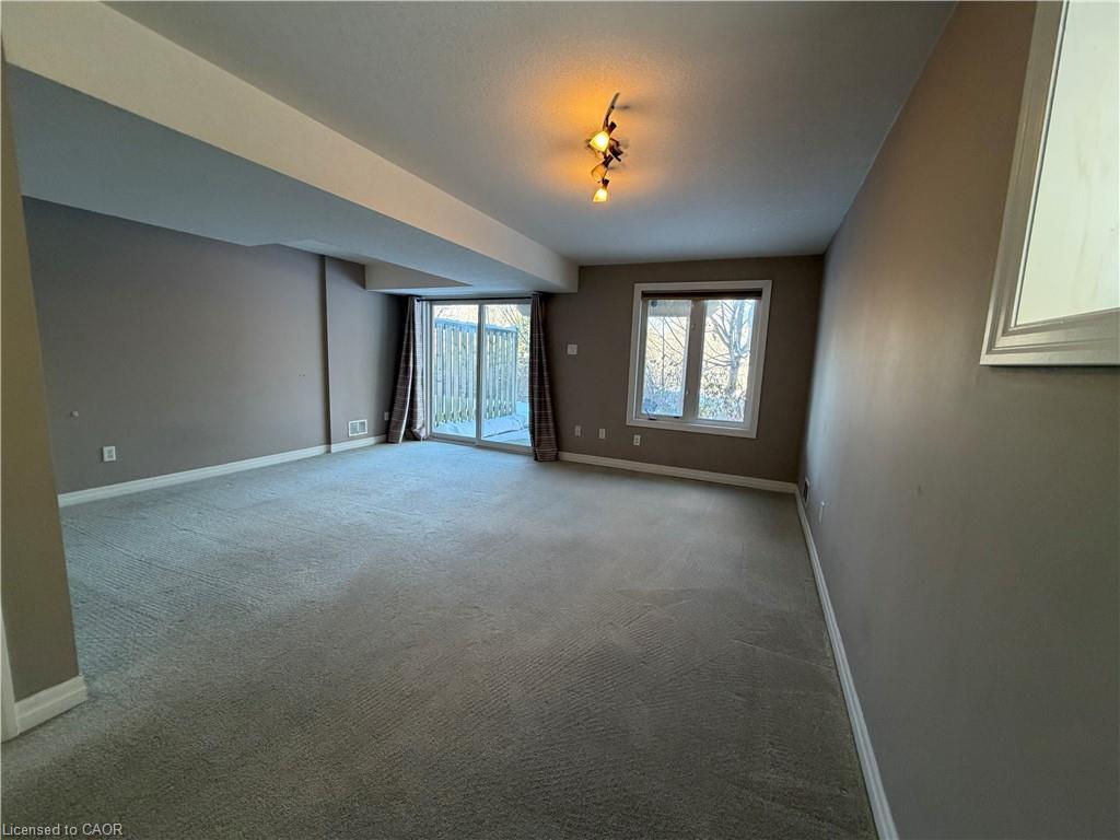 55-105 Pinnacle Drive, Kitchener, ON - Indoor Photo Showing Other Room