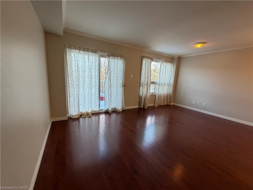 55-105 Pinnacle Drive, Kitchener, ON - Indoor Photo Showing Other Room