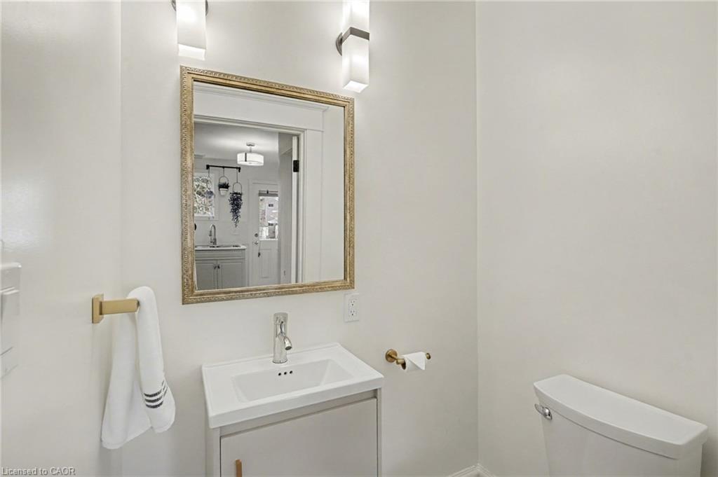 39 Fielden Avenue, Port Colborne, ON - Indoor Photo Showing Bathroom