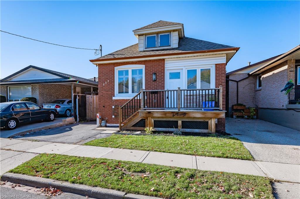 257 Tragina Avenue N, Hamilton, ON - Outdoor With Deck Patio Veranda