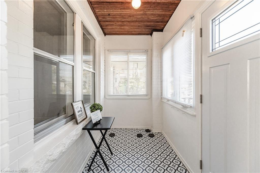 257 Tragina Avenue N, Hamilton, ON - Indoor Photo Showing Other Room