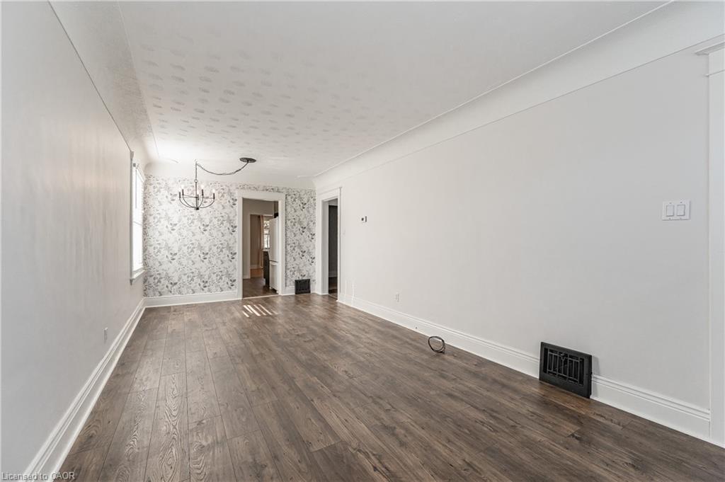 257 Tragina Avenue N, Hamilton, ON - Indoor Photo Showing Other Room