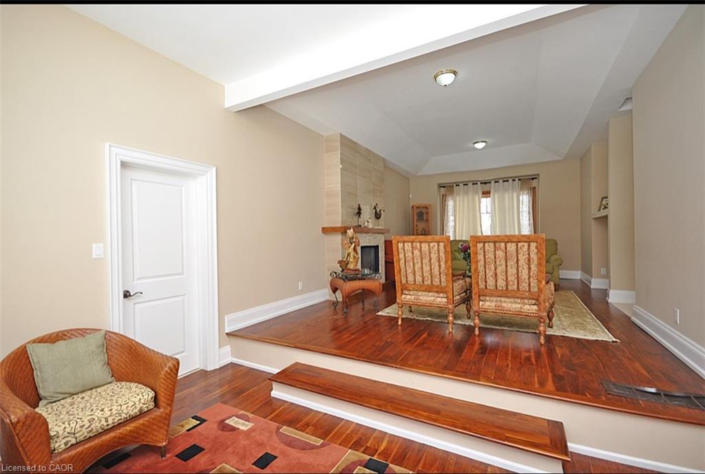 225 Forestwood Drive, Oakville, ON - Indoor Photo Showing Other Room