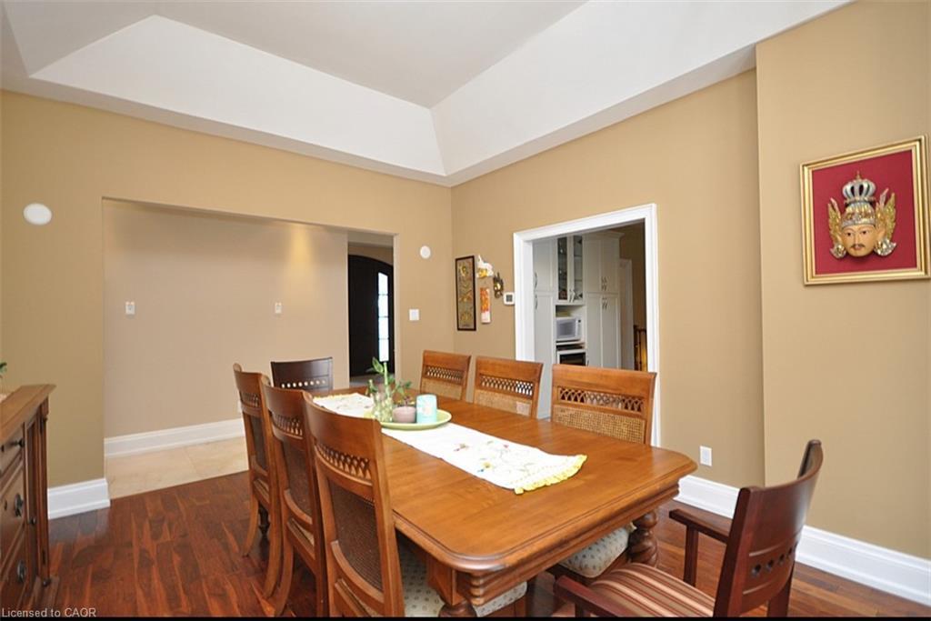 225 Forestwood Drive, Oakville, ON - Indoor Photo Showing Dining Room