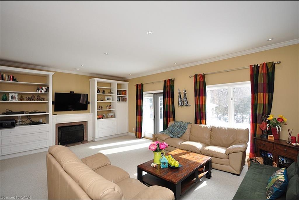 225 Forestwood Drive, Oakville, ON - Indoor Photo Showing Dining Room