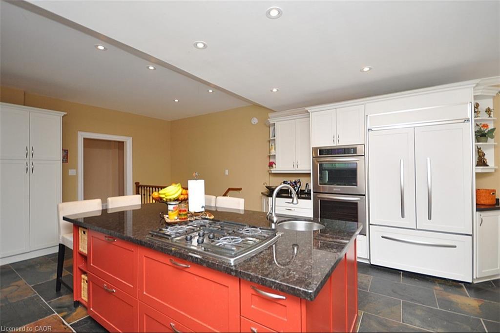 225 Forestwood Drive, Oakville, ON - Indoor Photo Showing Kitchen