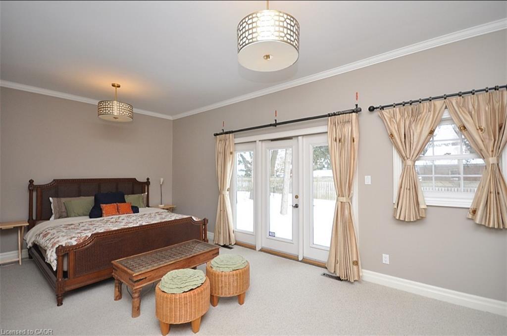 225 Forestwood Drive, Oakville, ON - Indoor Photo Showing Bedroom