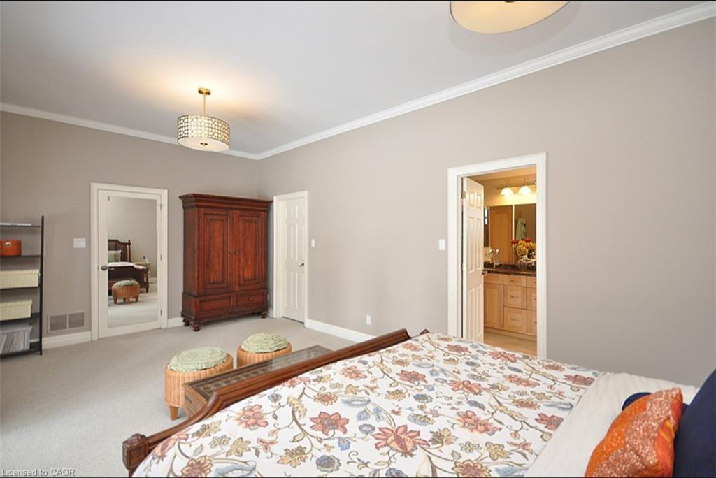 225 Forestwood Drive, Oakville, ON - Indoor Photo Showing Bedroom