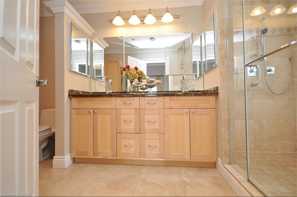 225 Forestwood Drive, Oakville, ON - Indoor Photo Showing Bedroom