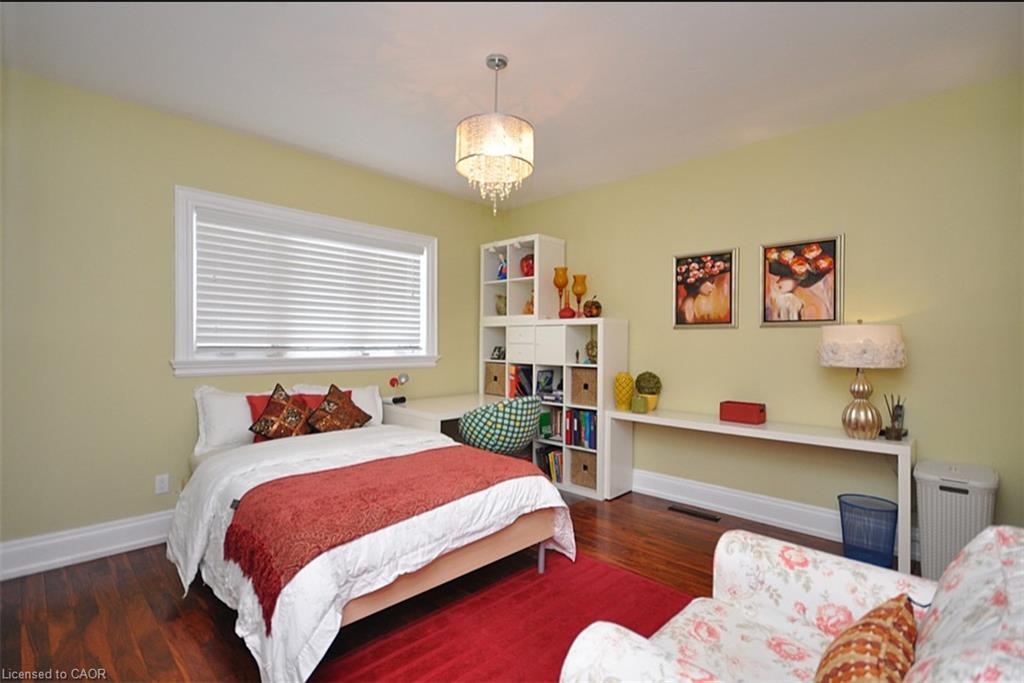 225 Forestwood Drive, Oakville, ON - Indoor With Storage