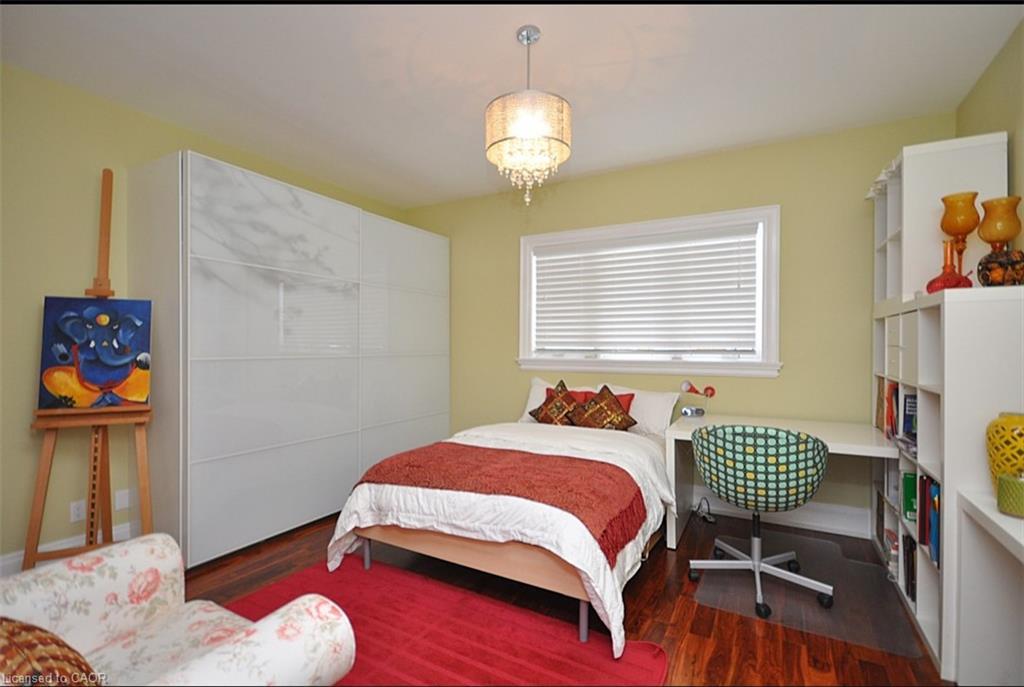 225 Forestwood Drive, Oakville, ON - Indoor Photo Showing Bedroom