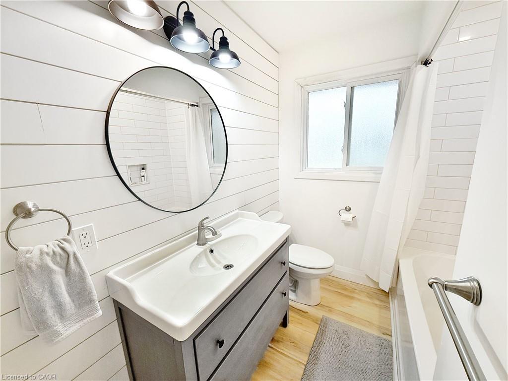 A-31 Clearview Drive, Cambridge, ON - Indoor Photo Showing Bathroom