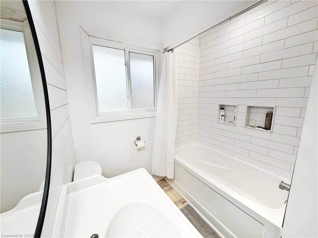 A-31 Clearview Drive, Cambridge, ON - Indoor Photo Showing Bathroom