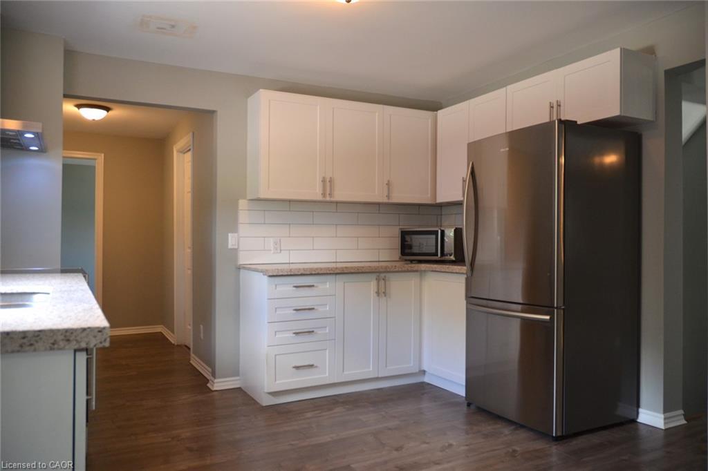 404 Queensway W, Simcoe, ON - Indoor Photo Showing Kitchen