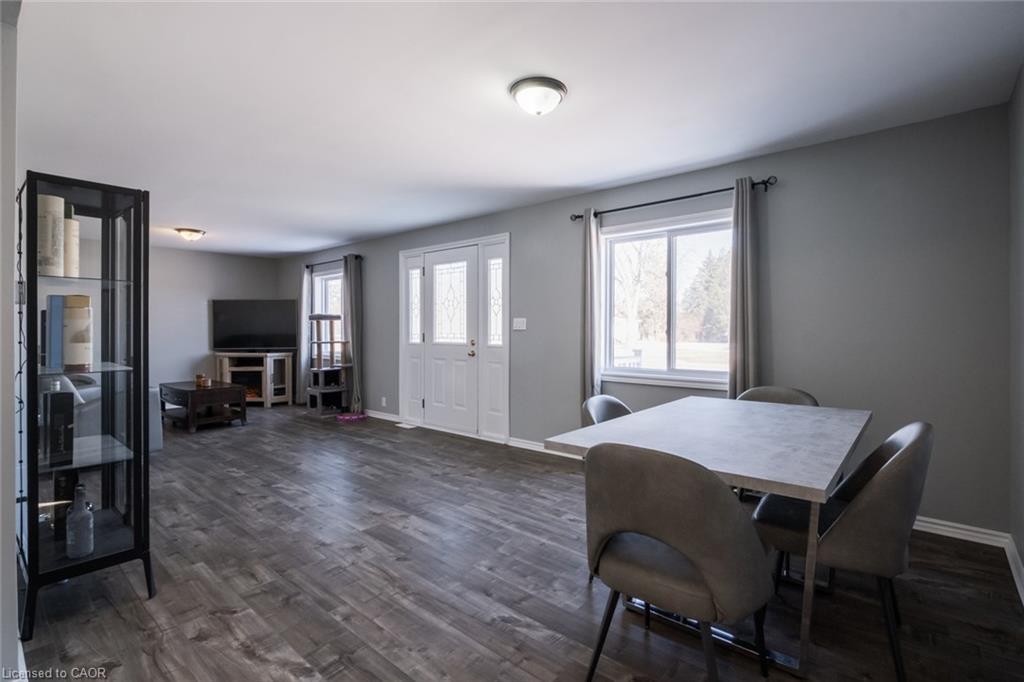 404 Queensway W, Simcoe, ON - Indoor