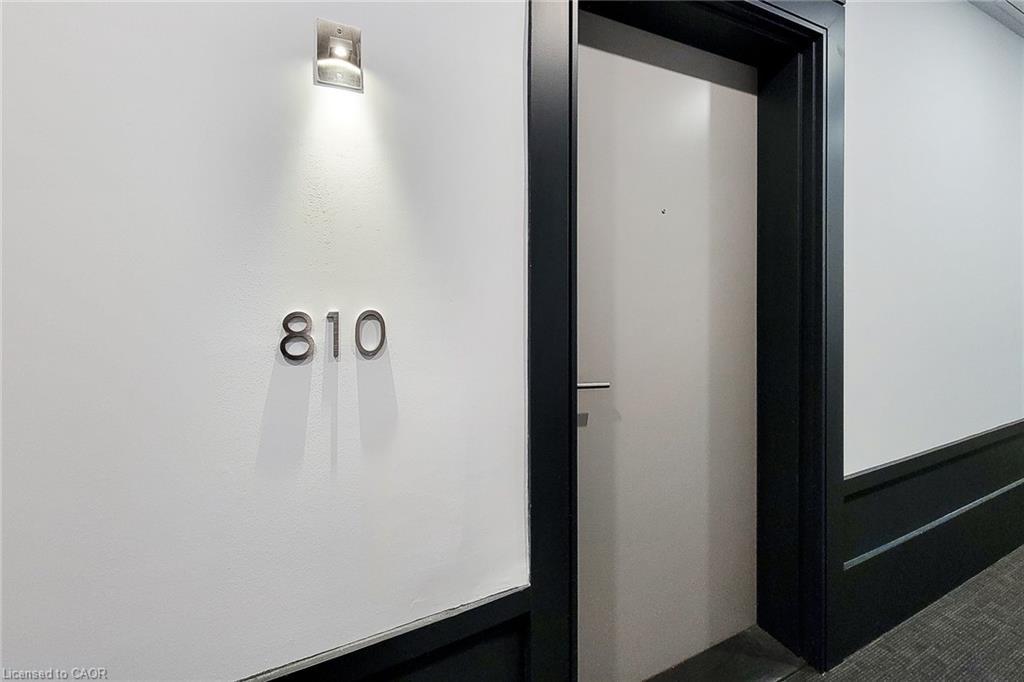 810-16 Concord Place, Grimsby, ON - Indoor Photo Showing Other Room