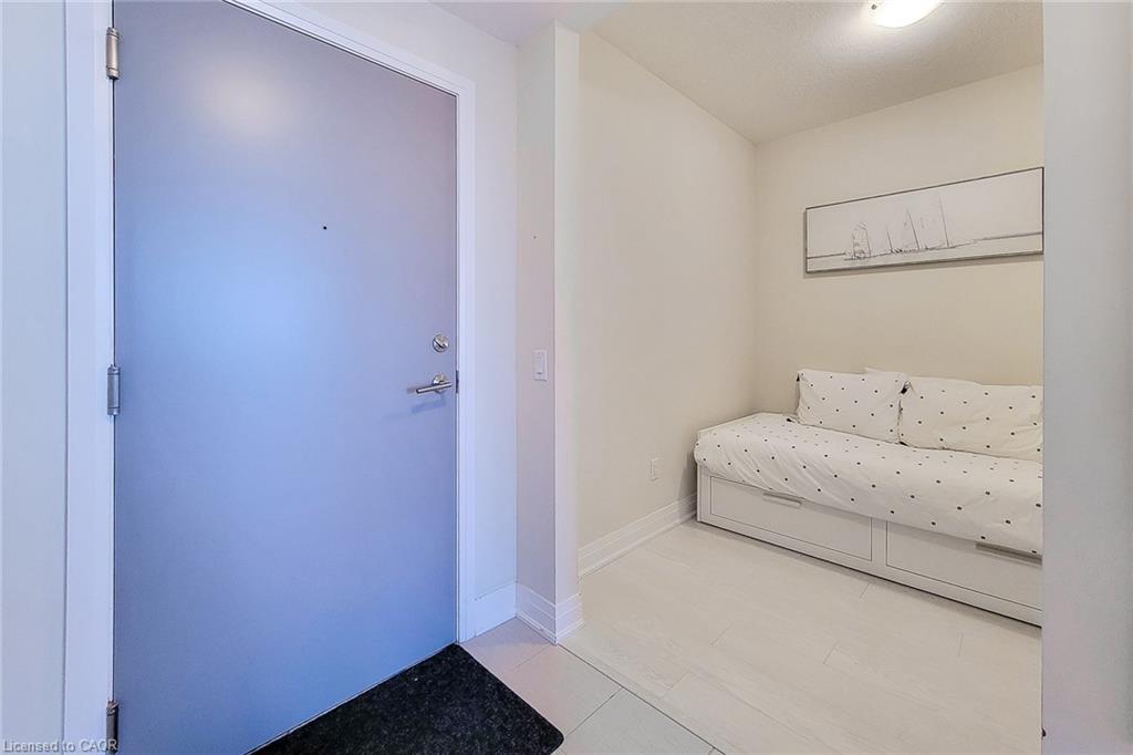 810-16 Concord Place, Grimsby, ON - Indoor