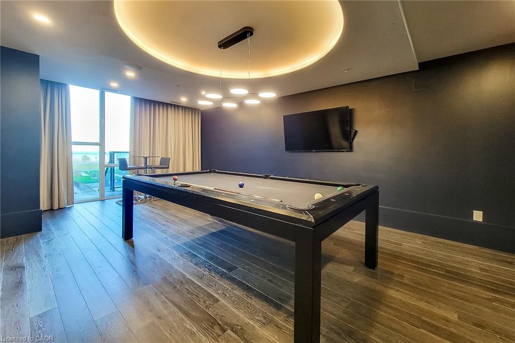 810-16 Concord Place, Grimsby, ON - Indoor Photo Showing Other Room