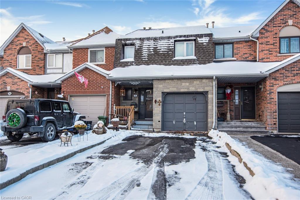 28 Perthshire Court, Hamilton, ON - Outdoor With Facade