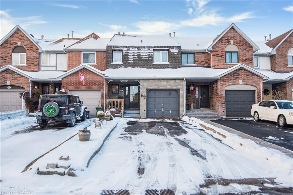 28 Perthshire Court, Hamilton, ON - Outdoor With Facade
