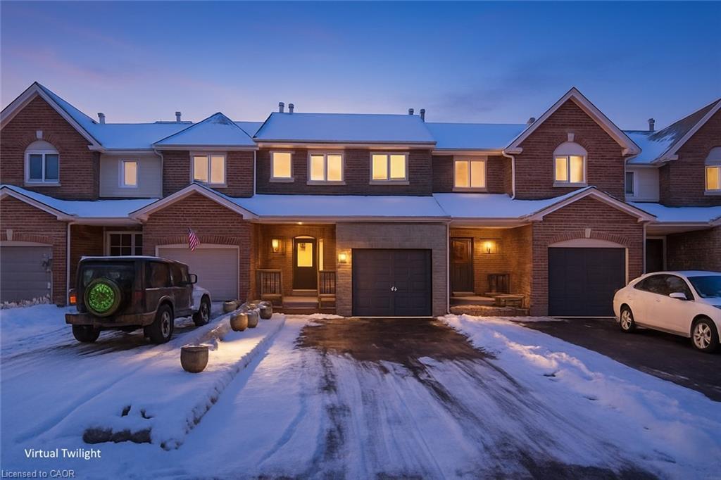 28 Perthshire Court, Hamilton, ON - Outdoor With Facade