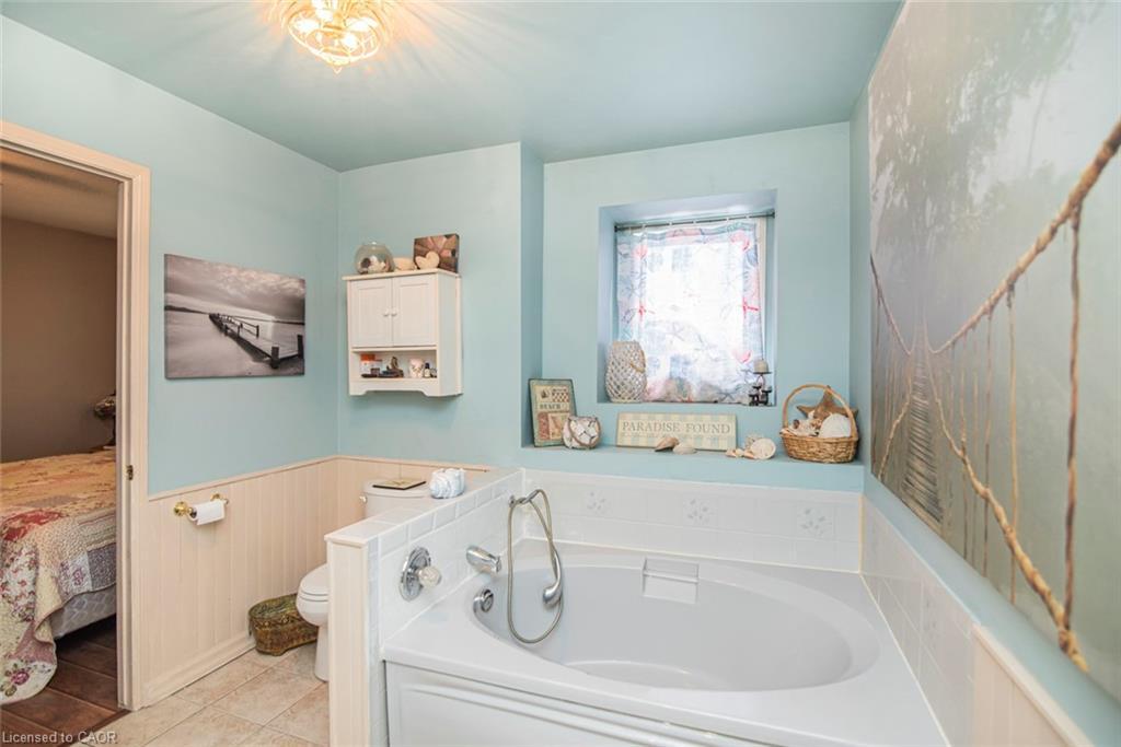 28 Perthshire Court, Hamilton, ON - Indoor