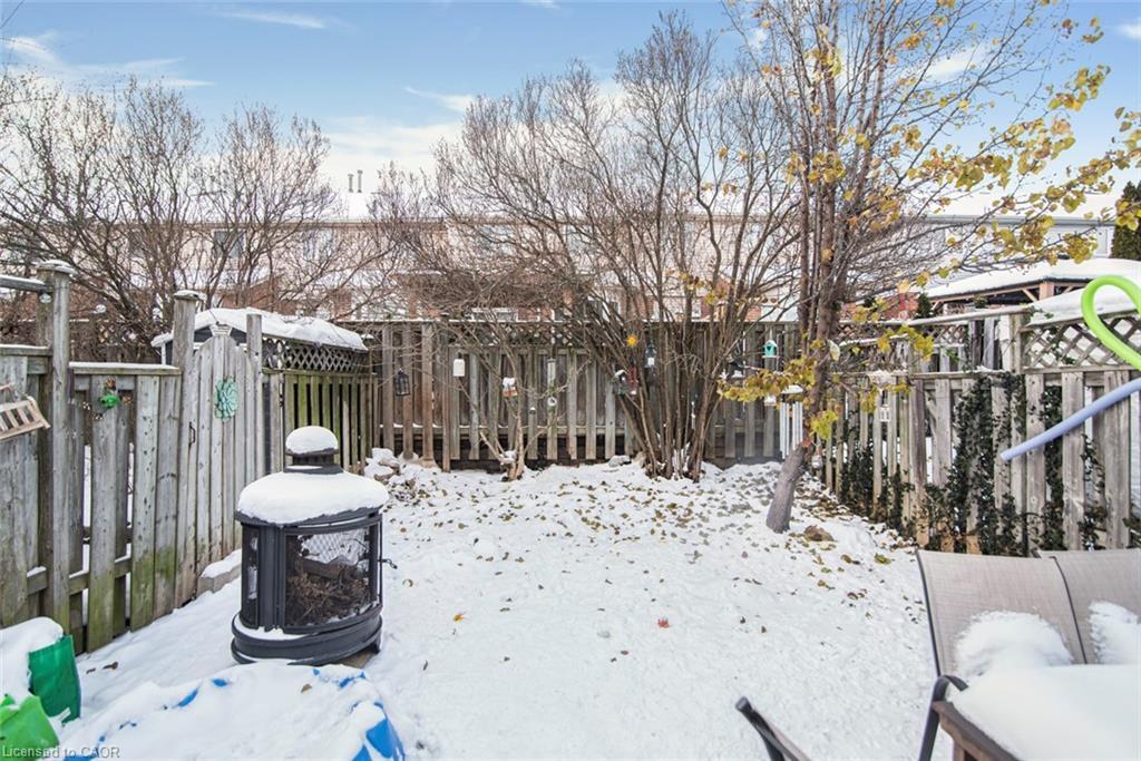 28 Perthshire Court, Hamilton, ON - Outdoor