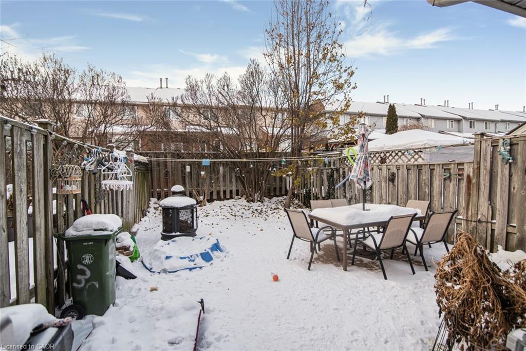 28 Perthshire Court, Hamilton, ON - Outdoor