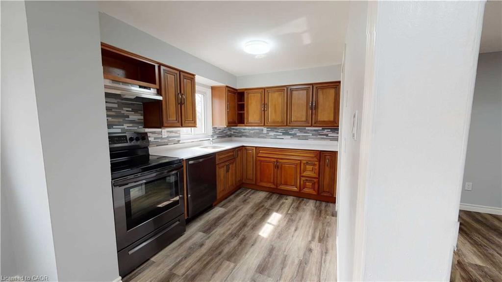 43-51 Paulander Drive, Kitchener, ON - Indoor Photo Showing Kitchen