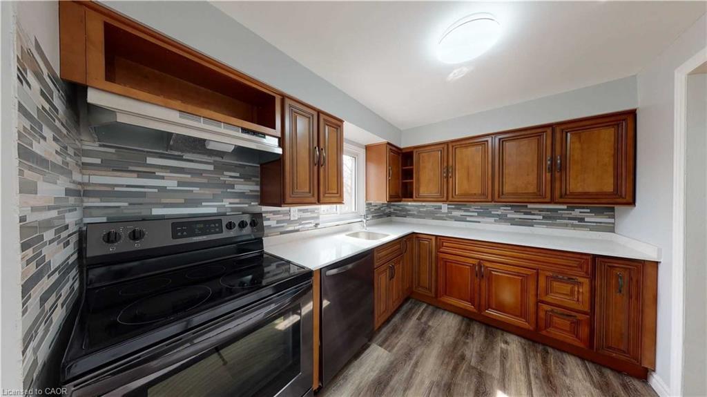 43-51 Paulander Drive, Kitchener, ON - Indoor Photo Showing Kitchen