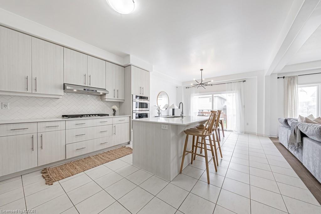 462 Blackburn Drive, Brantford, ON - Indoor Photo Showing Kitchen