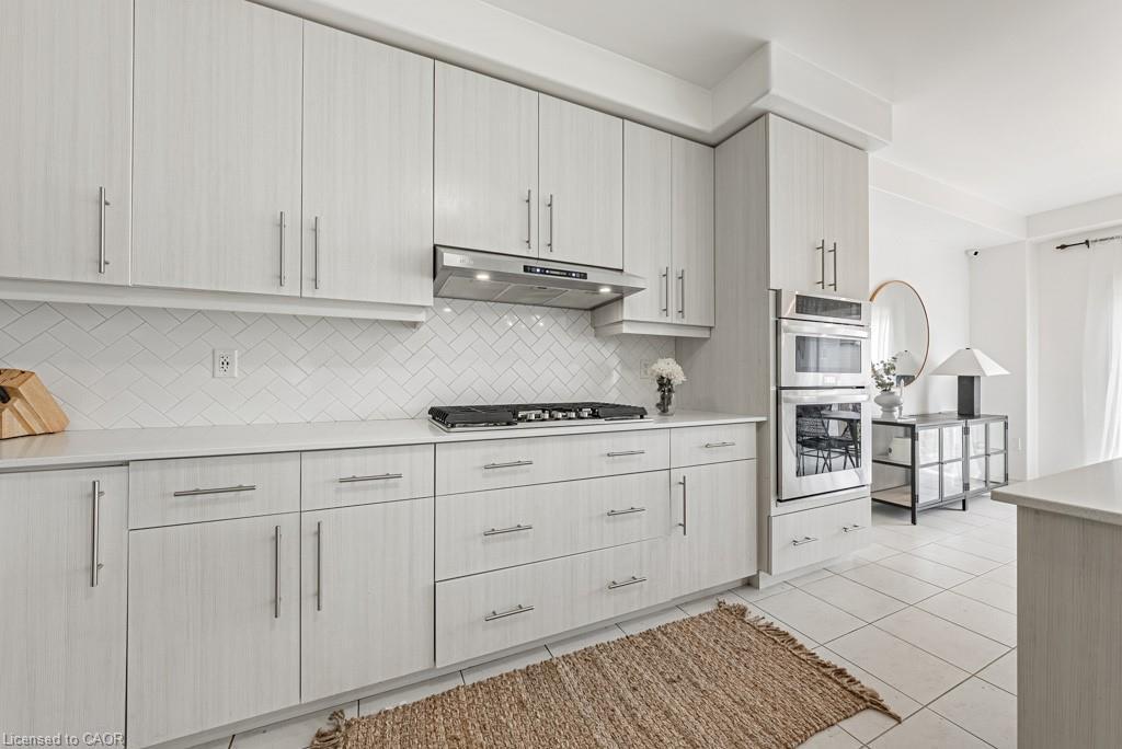 462 Blackburn Drive, Brantford, ON - Indoor Photo Showing Kitchen