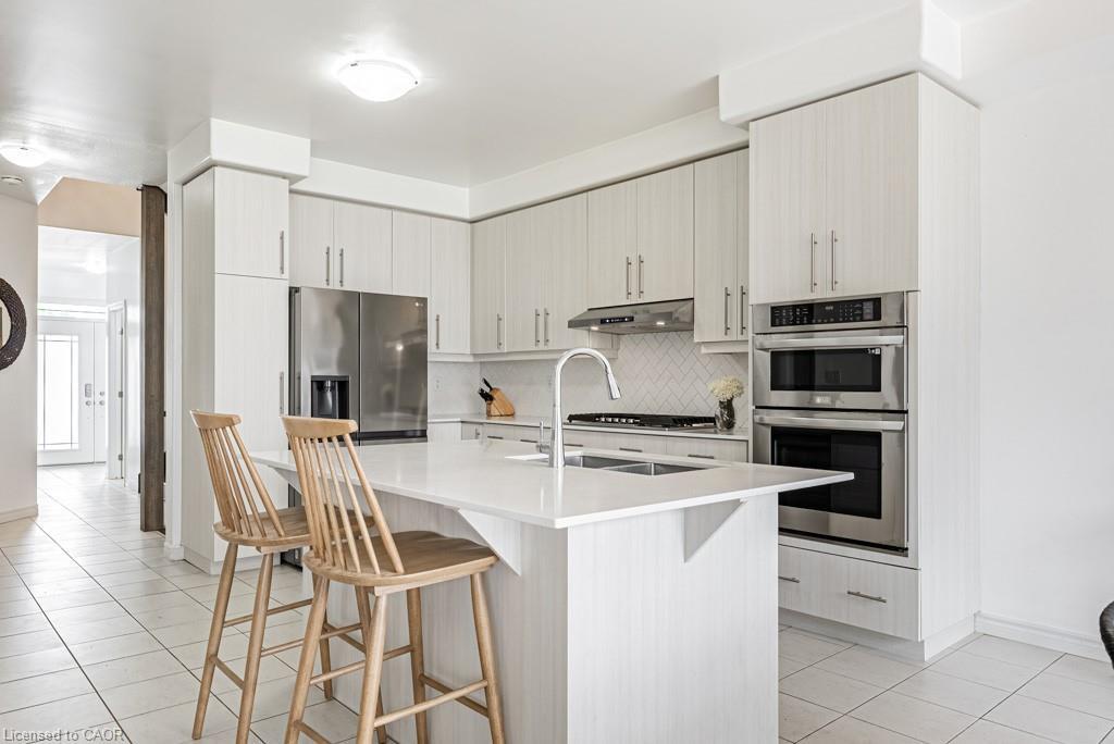 462 Blackburn Drive, Brantford, ON - Indoor Photo Showing Kitchen With Double Sink With Upgraded Kitchen