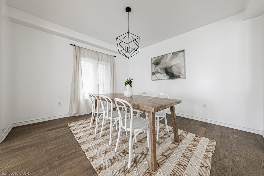 462 Blackburn Drive, Brantford, ON - Indoor Photo Showing Dining Room