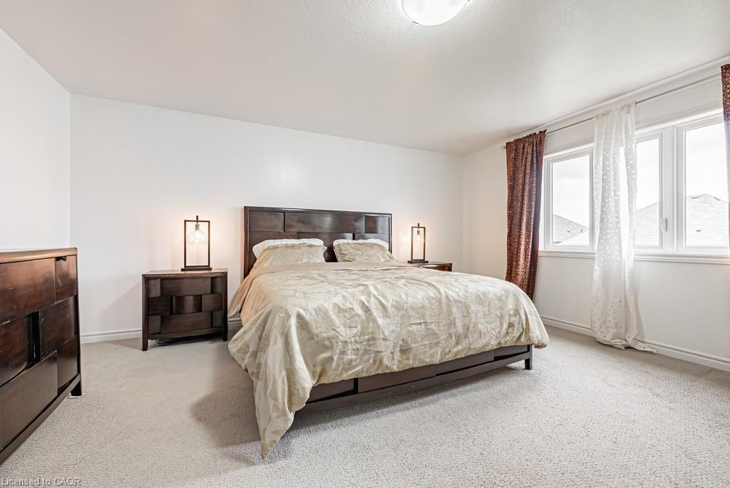 462 Blackburn Drive, Brantford, ON - Indoor Photo Showing Bedroom