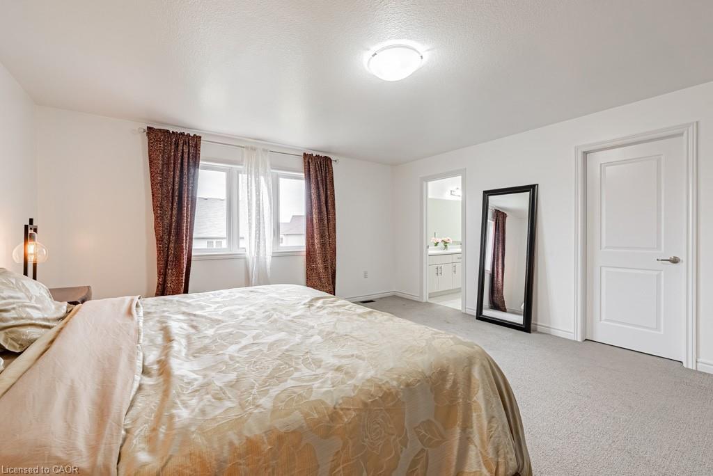 462 Blackburn Drive, Brantford, ON - Indoor Photo Showing Bedroom