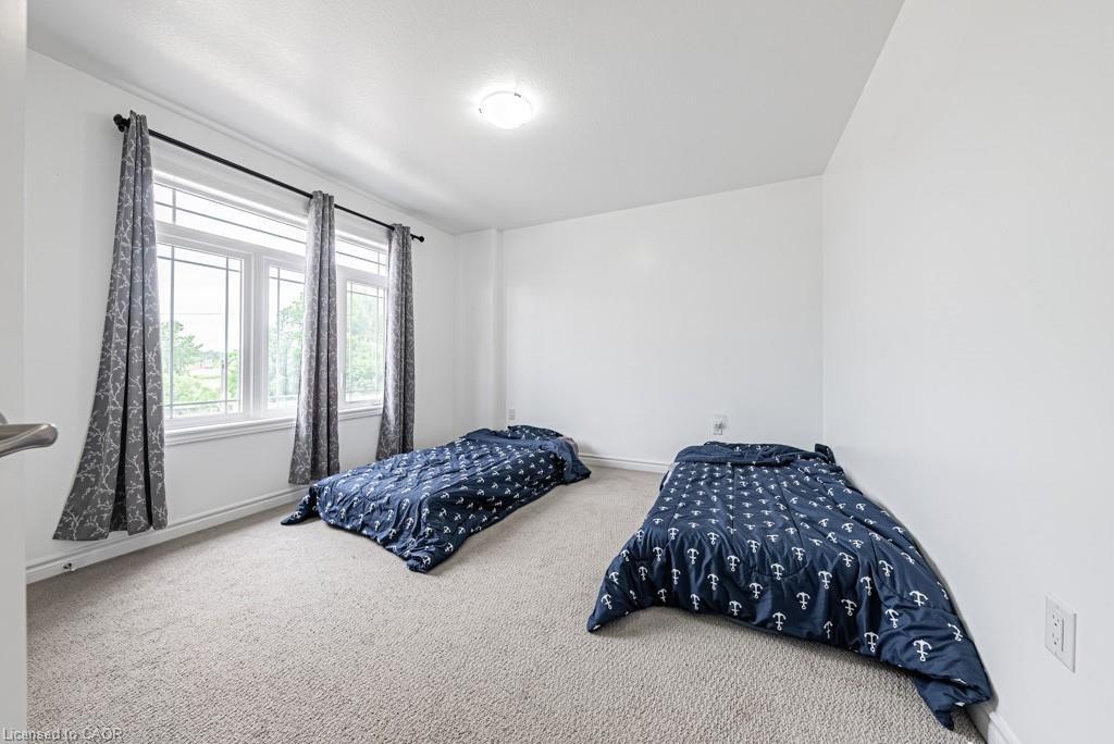 462 Blackburn Drive, Brantford, ON - Indoor Photo Showing Bedroom