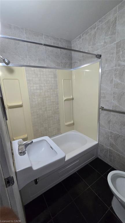 5-63 Donald Street, Belleville, ON - Indoor Photo Showing Bathroom