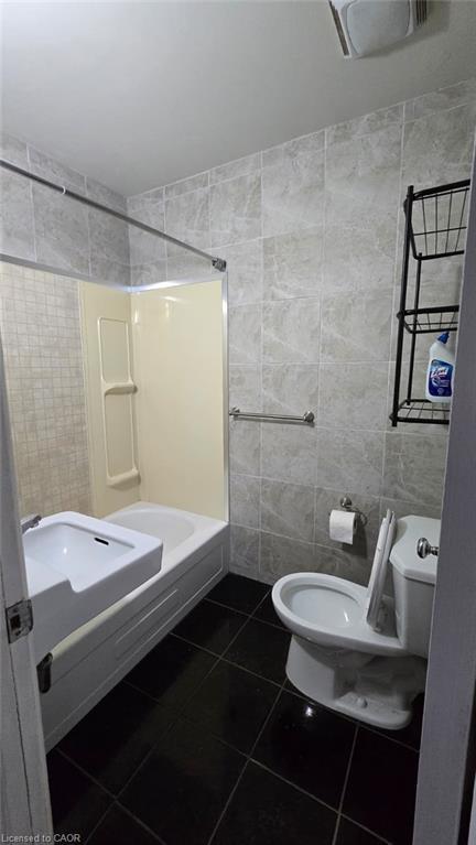 5-63 Donald Street, Belleville, ON - Indoor Photo Showing Bathroom