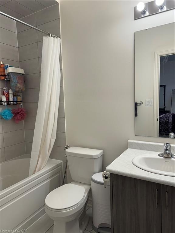 112 Skinner Road, Hamilton, ON - Indoor Photo Showing Bathroom