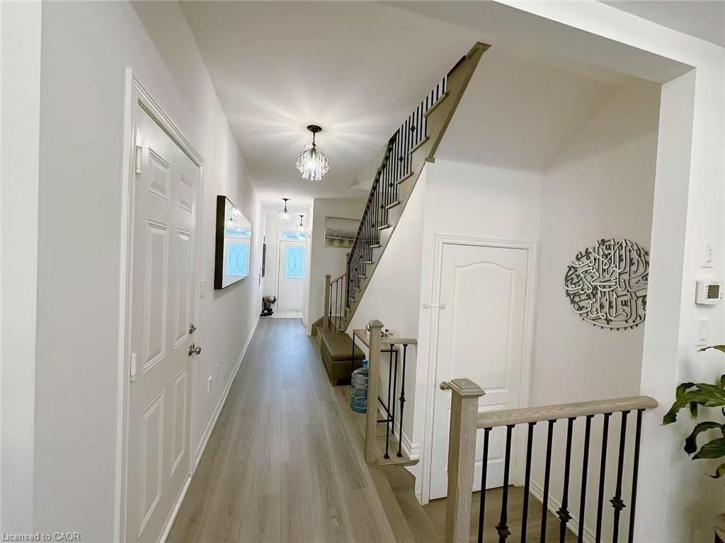 112 Skinner Road, Hamilton, ON - Indoor Photo Showing Other Room