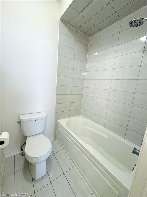 112 Skinner Road, Hamilton, ON - Indoor Photo Showing Bathroom
