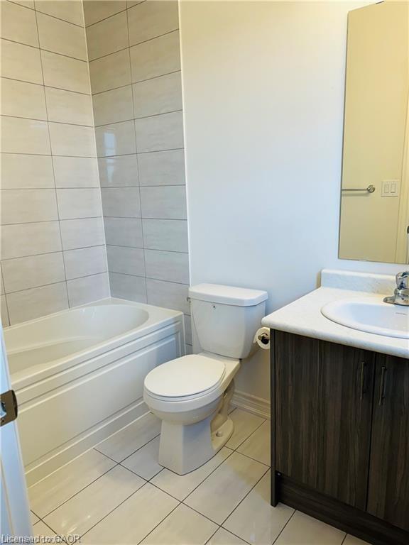112 Skinner Road, Hamilton, ON - Indoor Photo Showing Bathroom