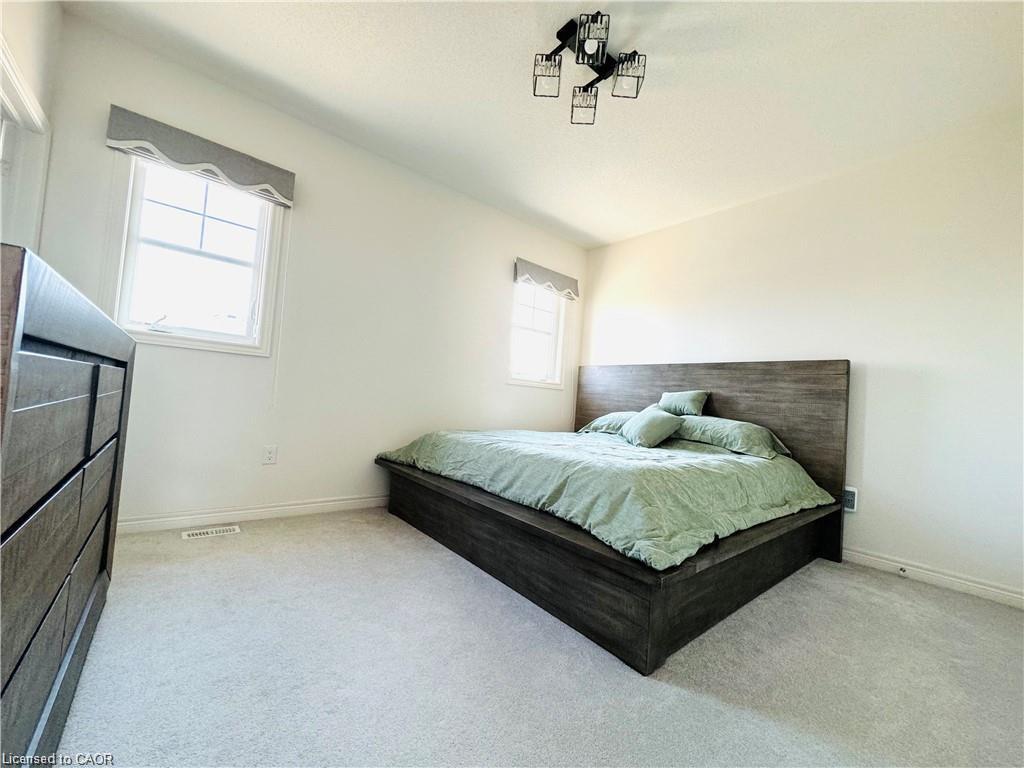 112 Skinner Road, Hamilton, ON - Indoor Photo Showing Bedroom