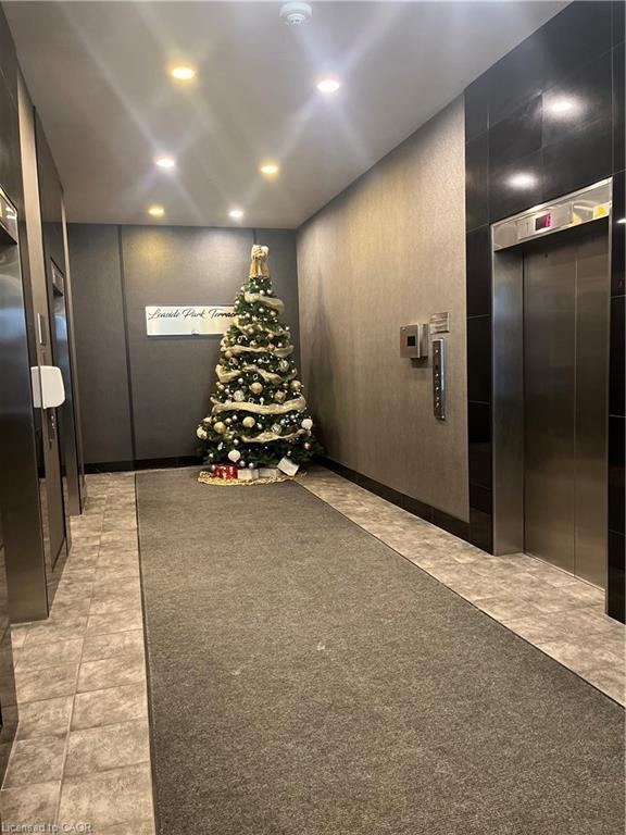 419-1 Leaside Park Drive, Toronto, ON - Indoor